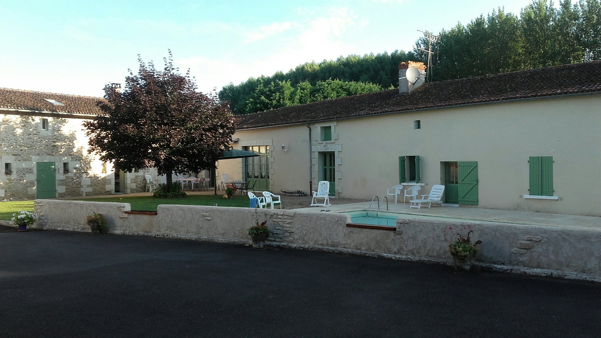 Le Logis du Jacquelin-泳池