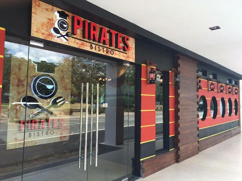 莫龙餐馆和美食-Pirates Bistro