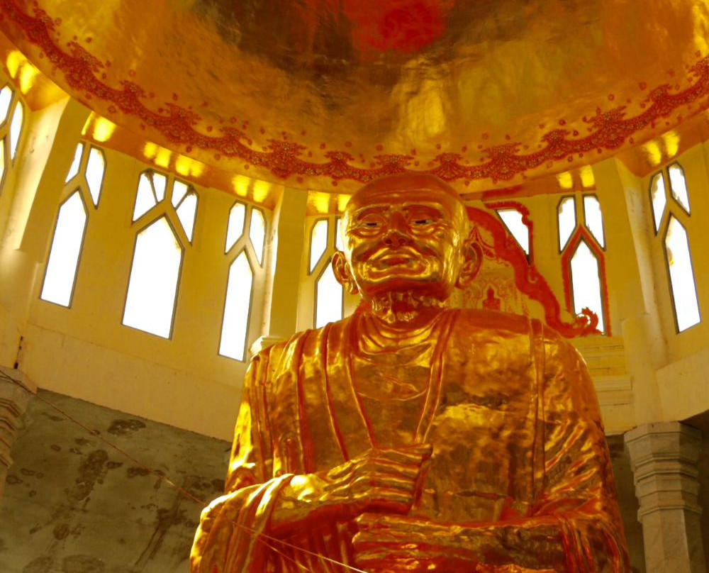 Lan Boon Mahawihan Somdet Phra Buddhacharn景点图片