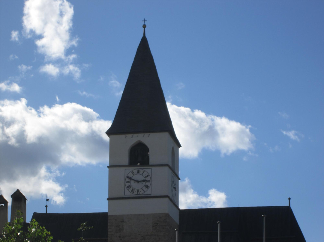 Tarasp Church景点图片