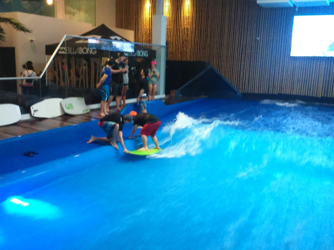 Oasis Surf-Brossard必去景点