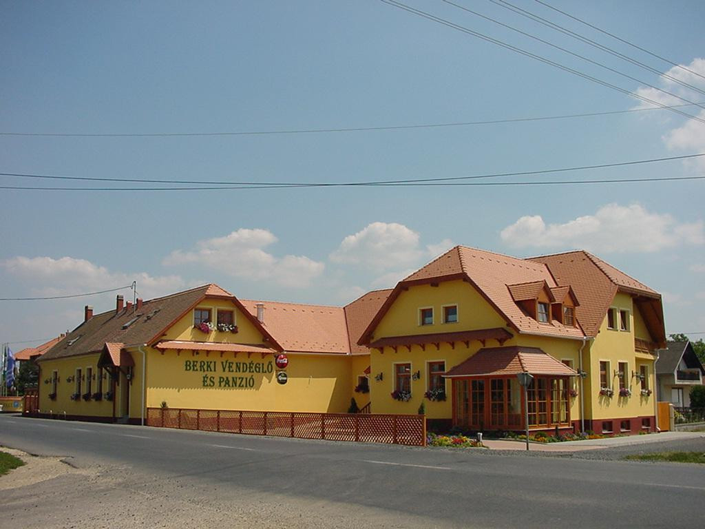 Berki Restaurant and Pension主图