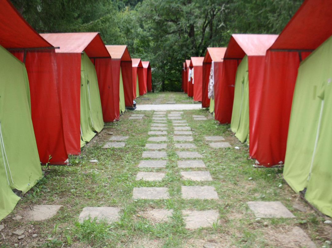 Chate Tiendas Bungalows