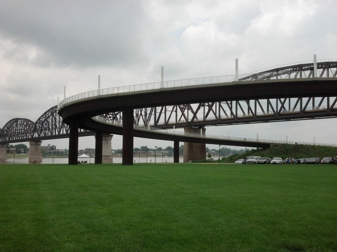 The Big Four Bridge-路易斯维尔必去景点