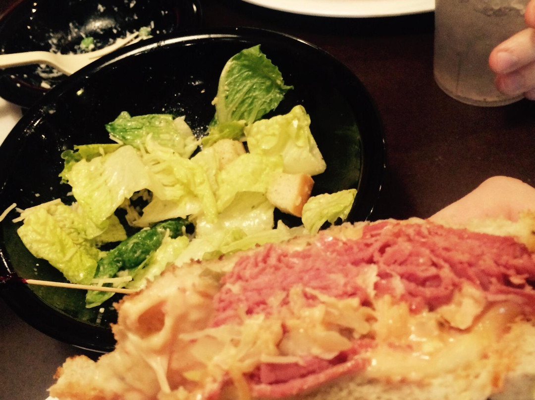 D'bronx Authentic Deli & Pizzeria