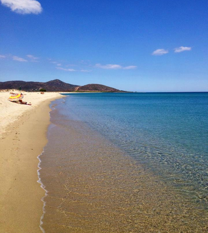 Spiaggia di Su Tiriarzu-Posada必去景点