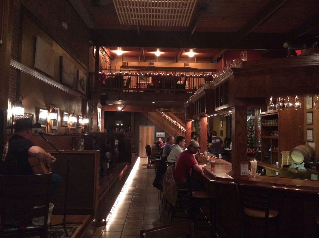 罗拉餐馆和美食-The Public House Brewing Company