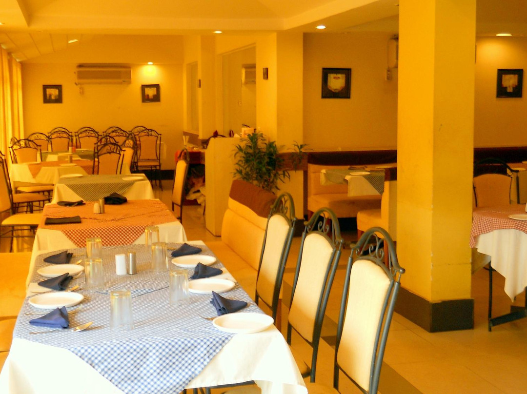 Hotel Mandhar Regency主图