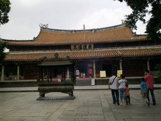 泉州龙山寺景点图片