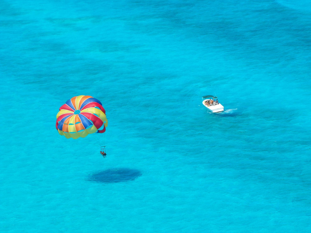 Ocean Parasail-Cockburn Town必去景点