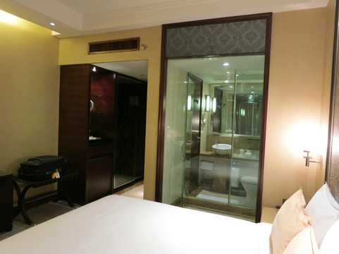 广州礼顿酒店（珠江新城地铁站店）主图