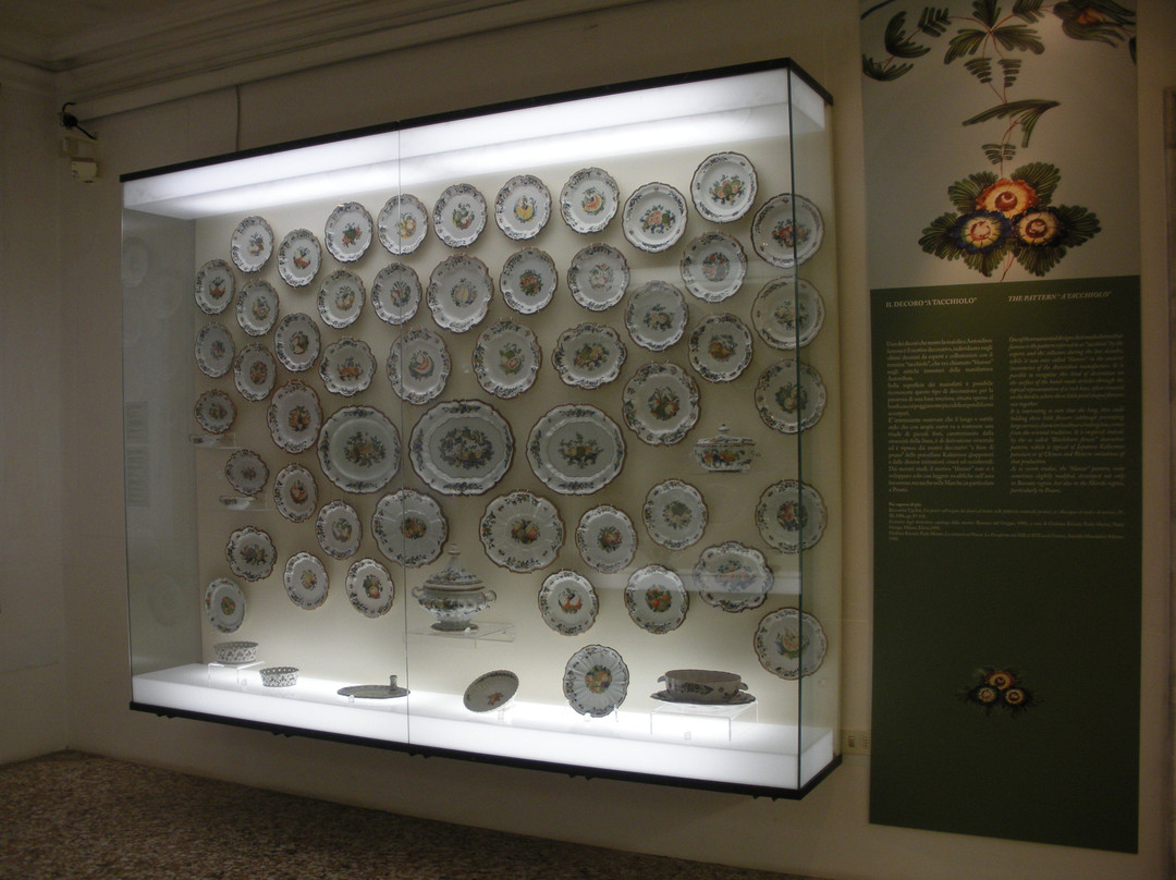 Palazzo Sturm - Museo della Ceramica G. Roi e della Stampa Remondini景点图片