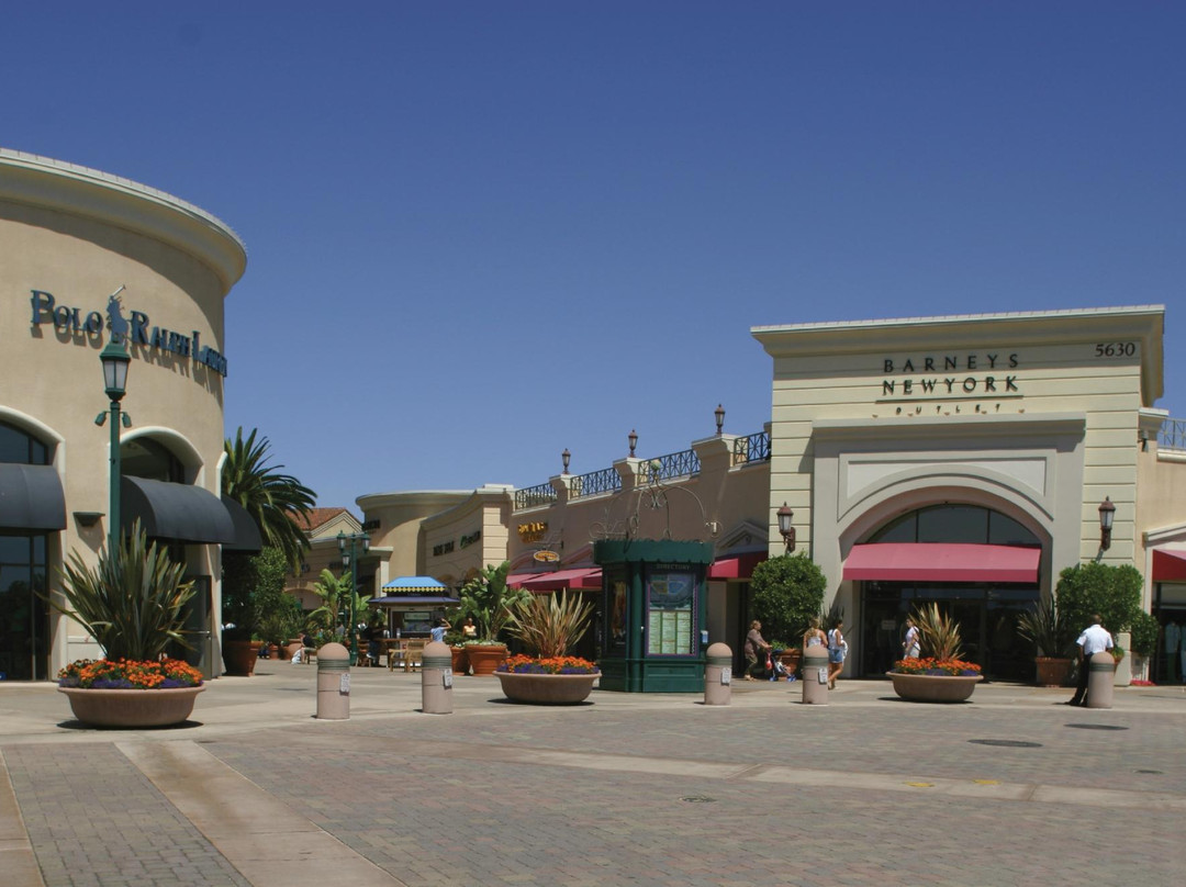 卡尔斯巴德奥特莱斯时尚名品折扣村-卡尔斯巴德必去景点