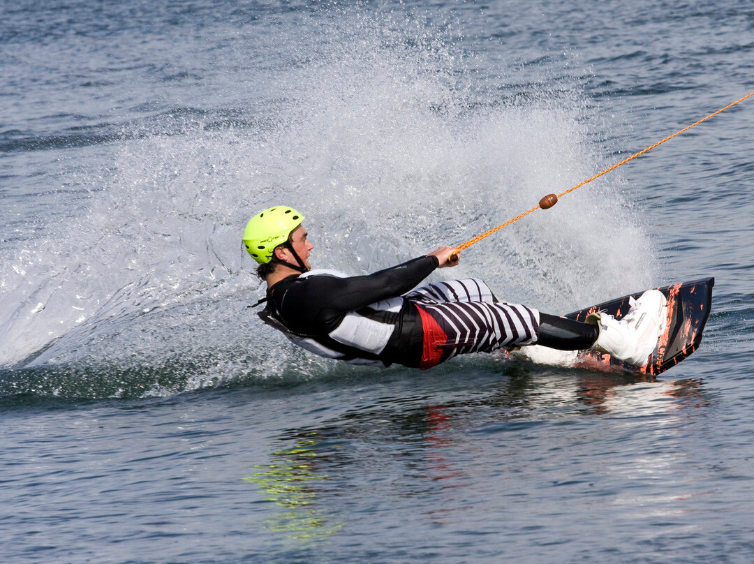 Sheffield Cable Waterski and Aqua Park-Wales必去景点
