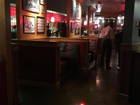 Cedar Hill餐馆和美食-Red Robin Gourmet Burgers And Brews