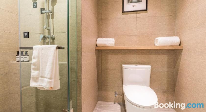 长兴中心广场亚朵酒店主图