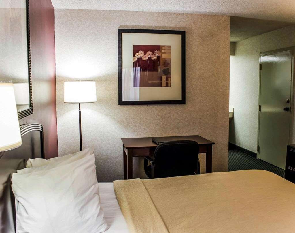 Quality Inn Roanoke Near Lake Gaston主图