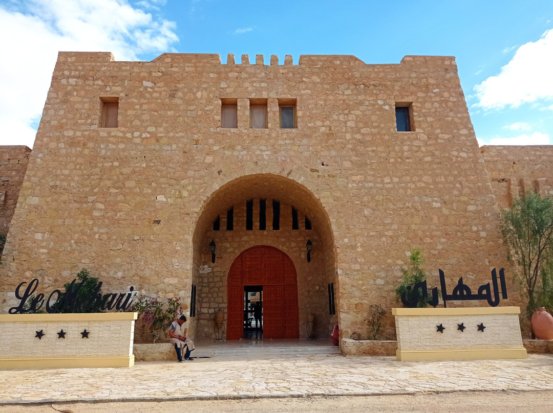 梅哈里杜兹酒店主图