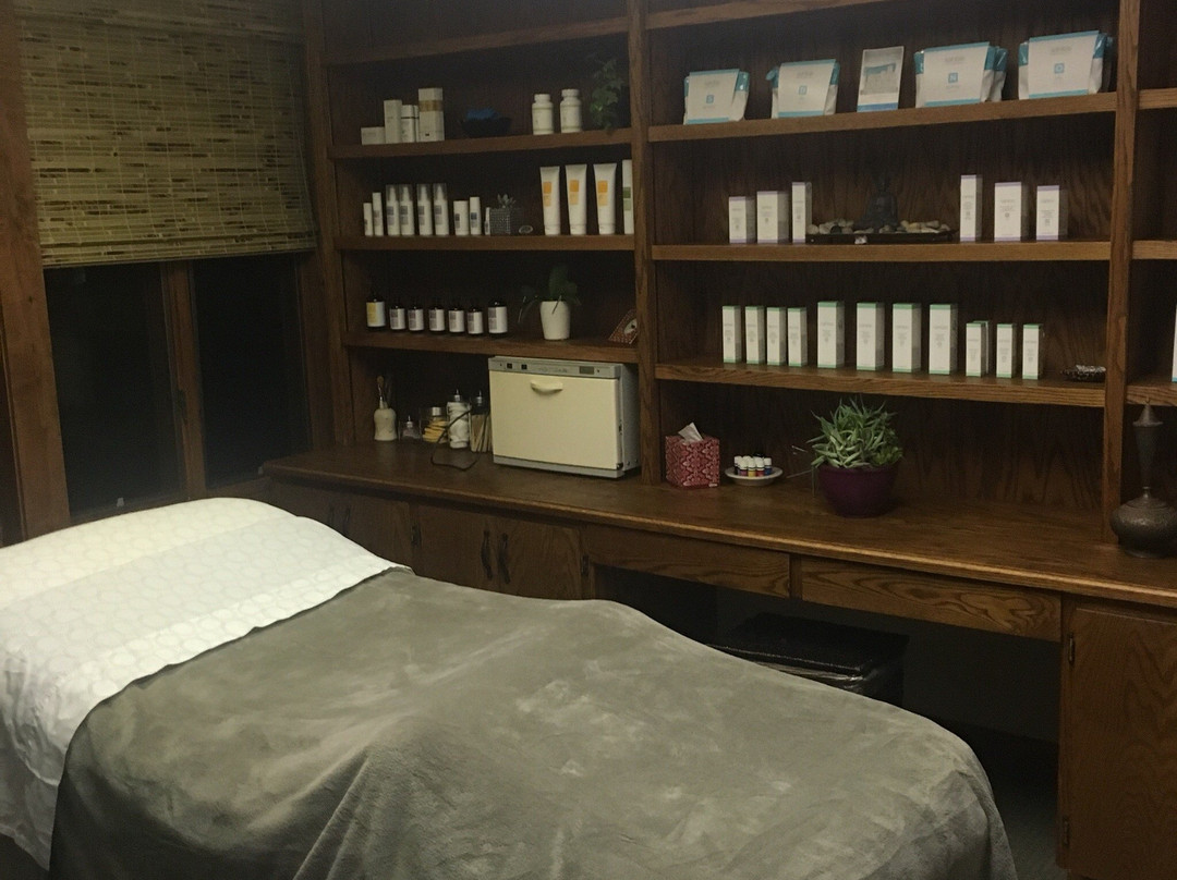 Blue Sky Massage-冬季公园必去景点