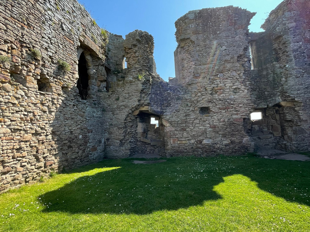Duffus Castle Gallery景点图片