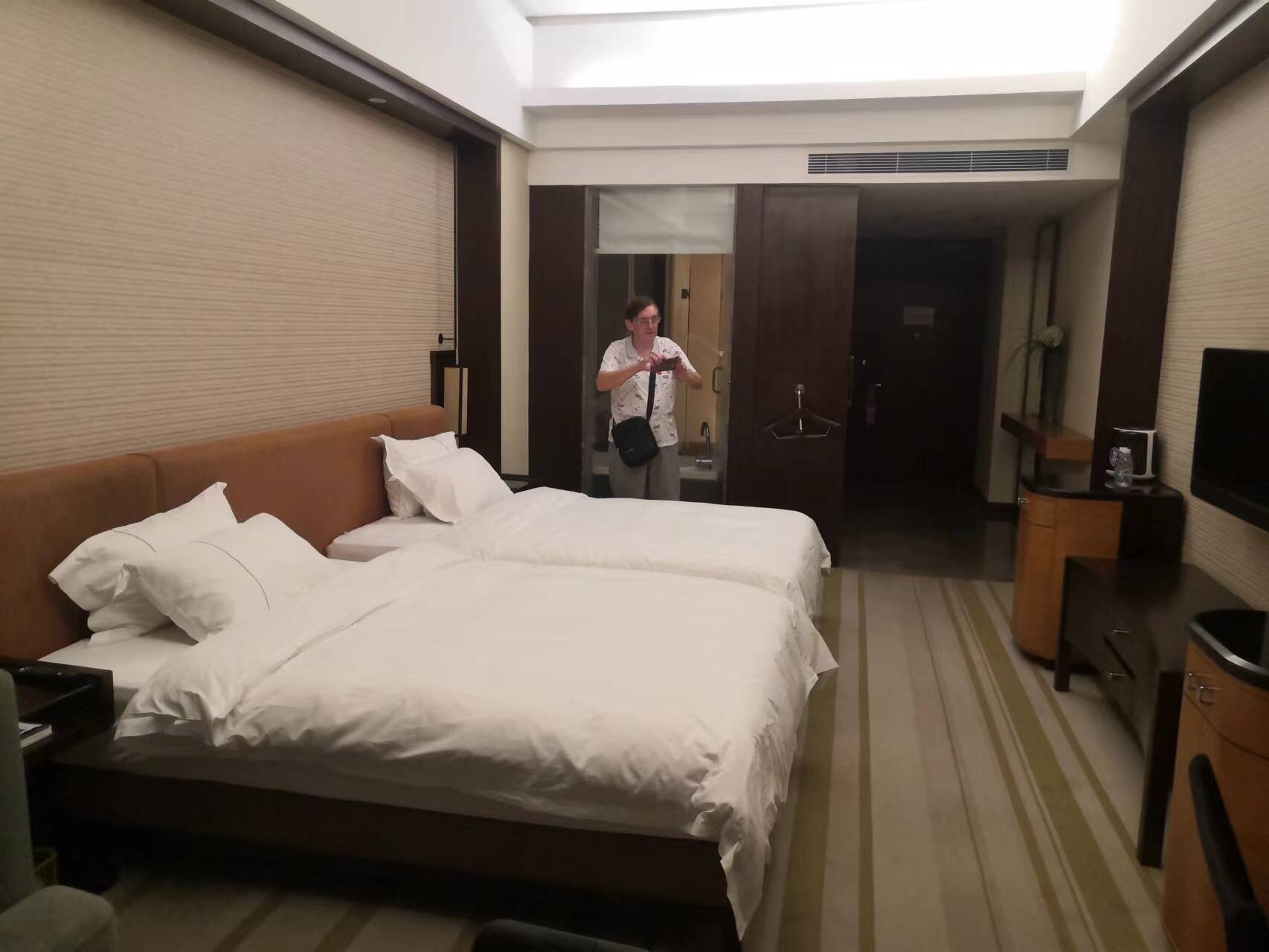 国惠大酒店-客卧