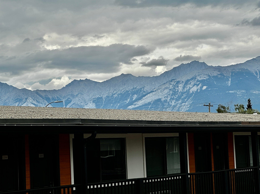 罗布森山酒店主图