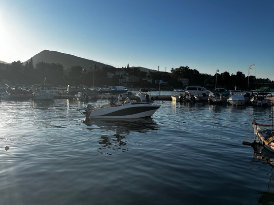 Meraki Speedboats-提斯里菲必去景点