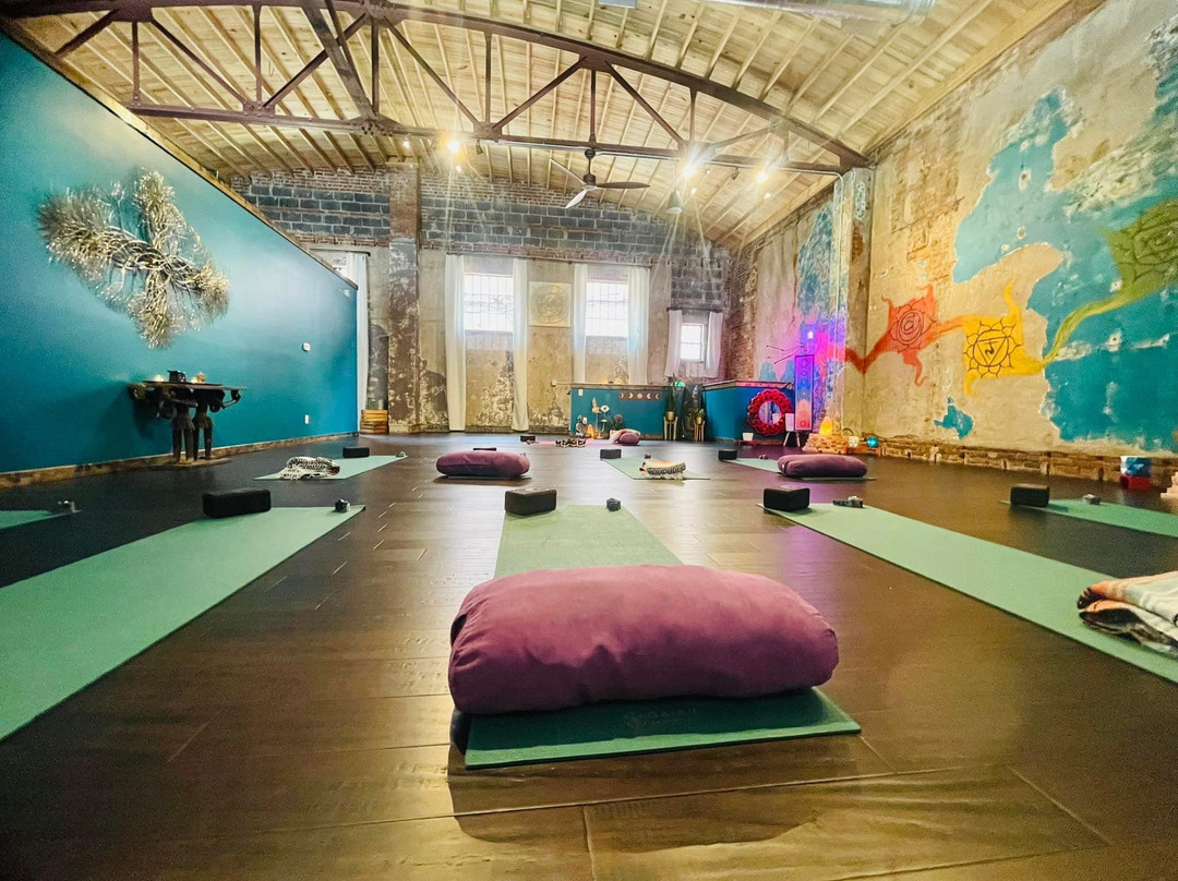 Wolf Moon Salt Cave & Stress Reduction Center-Lenoir必去景点