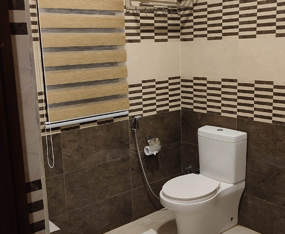 Saffron Lake Yala主图