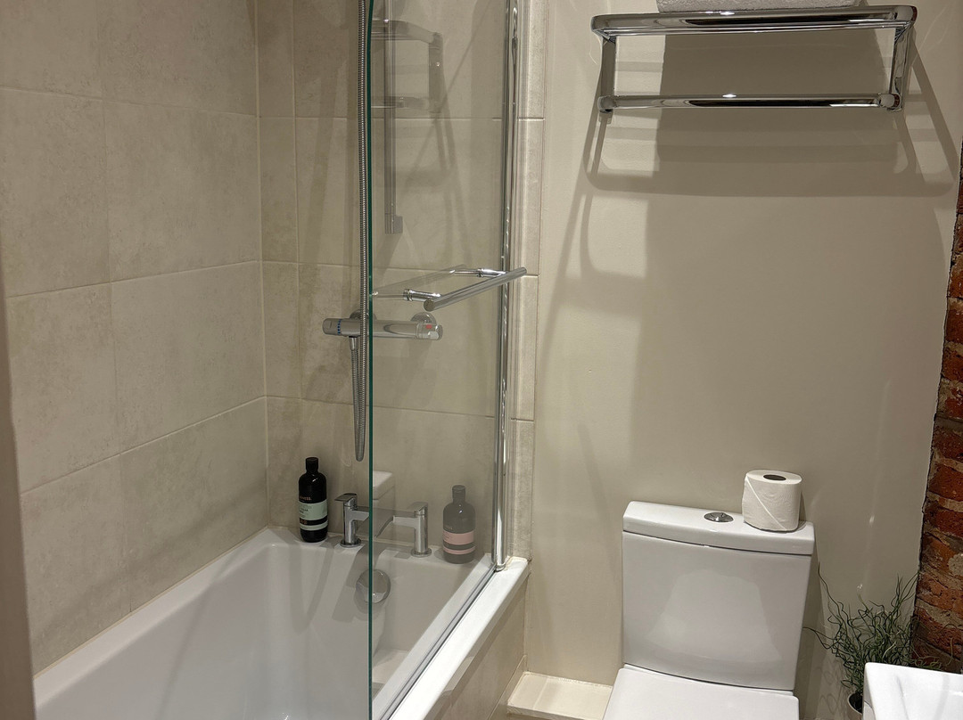 April House Weybridge主图