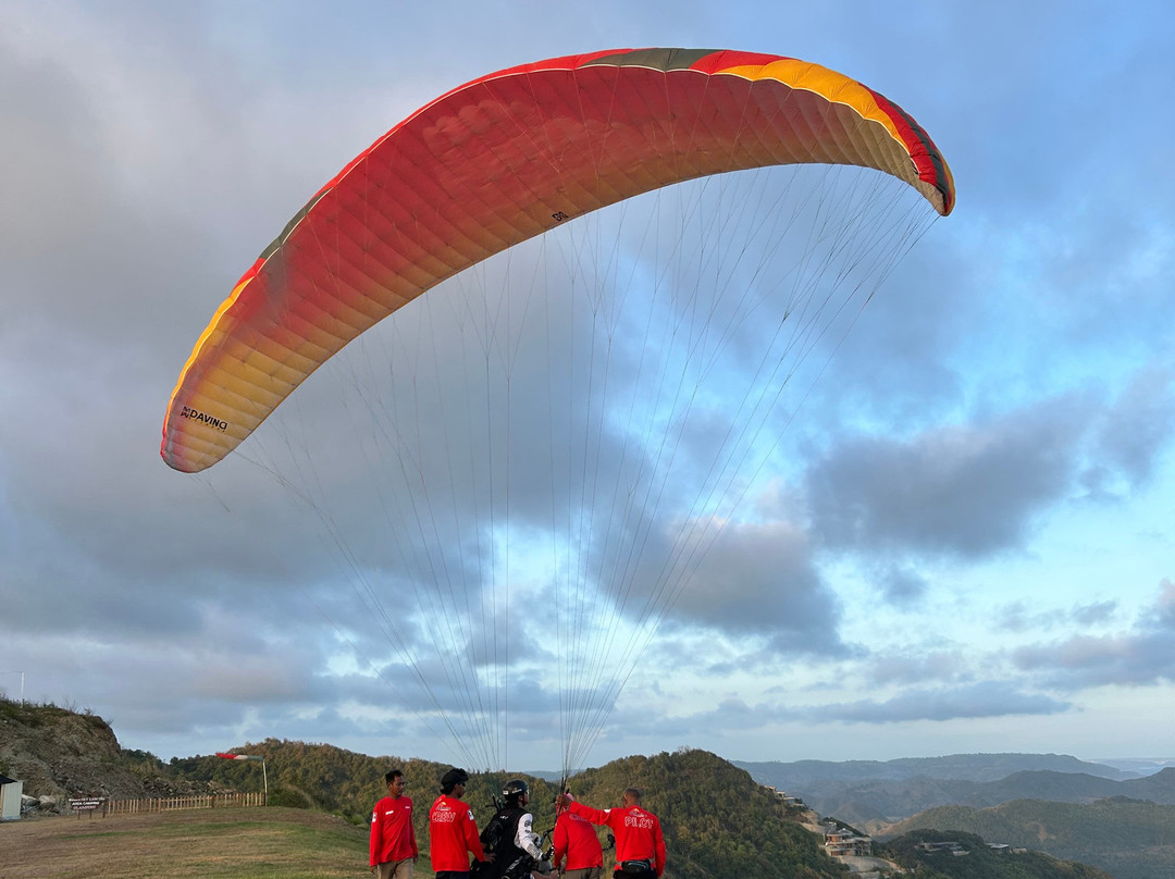 Skylancing Lombok Paragliding-Praya必去景点