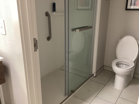 罗切斯特市中心的欢朋客房和套房主图