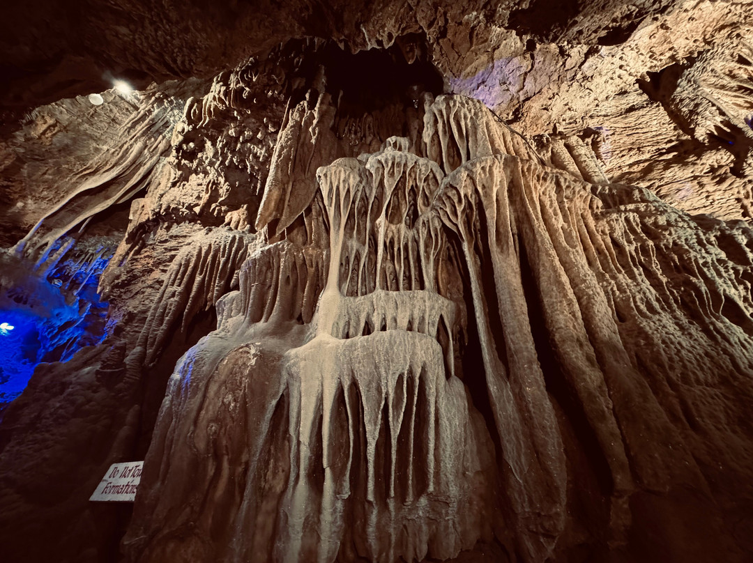 Crystal Grottoes Caverns景点图片