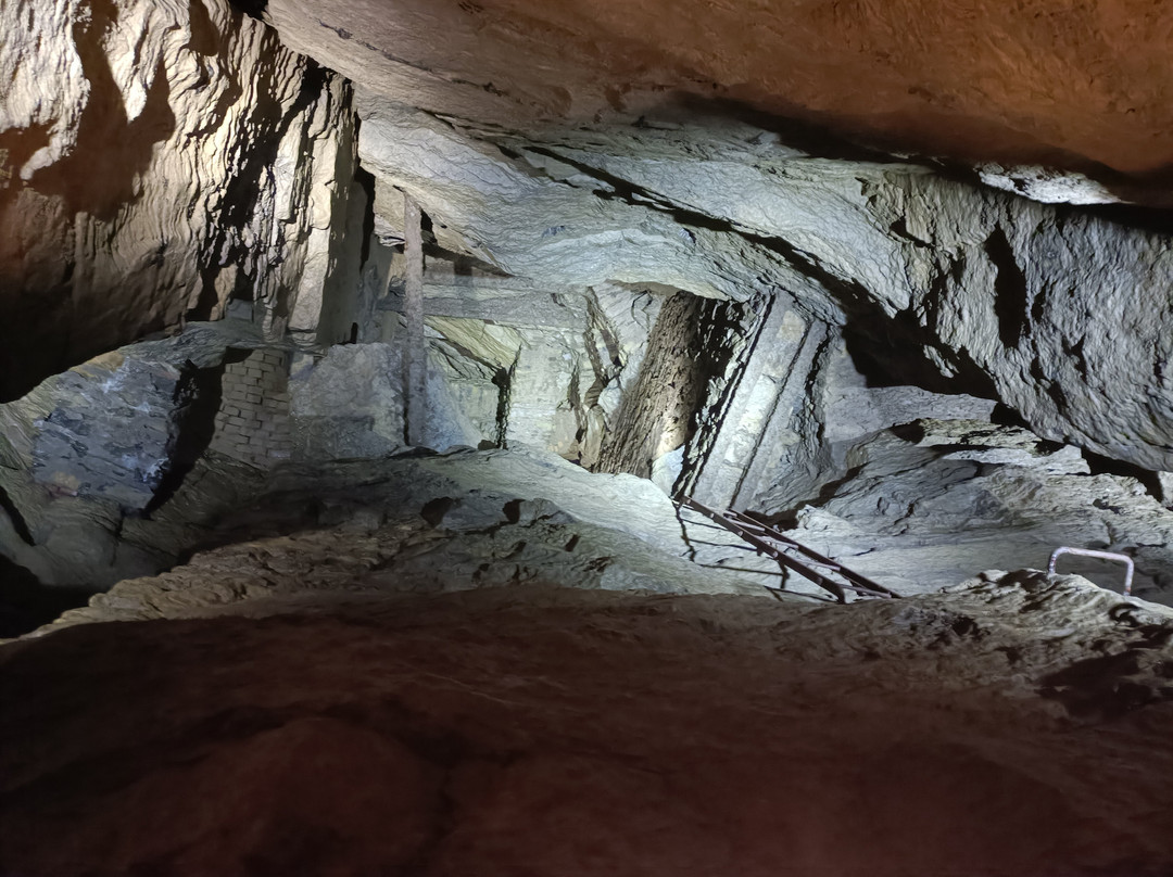 Goetz- Höhle-Meiningen必去景点