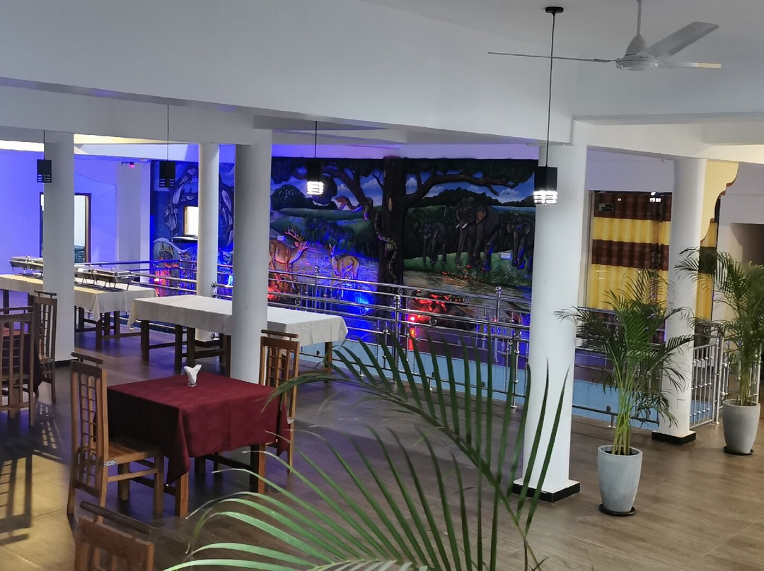 Hotel Theevanni Inn主图