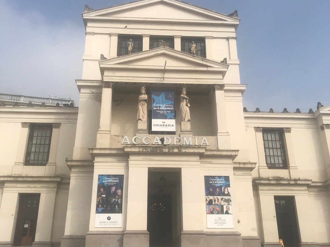 Teatro Accademia-科内利亚诺必去景点