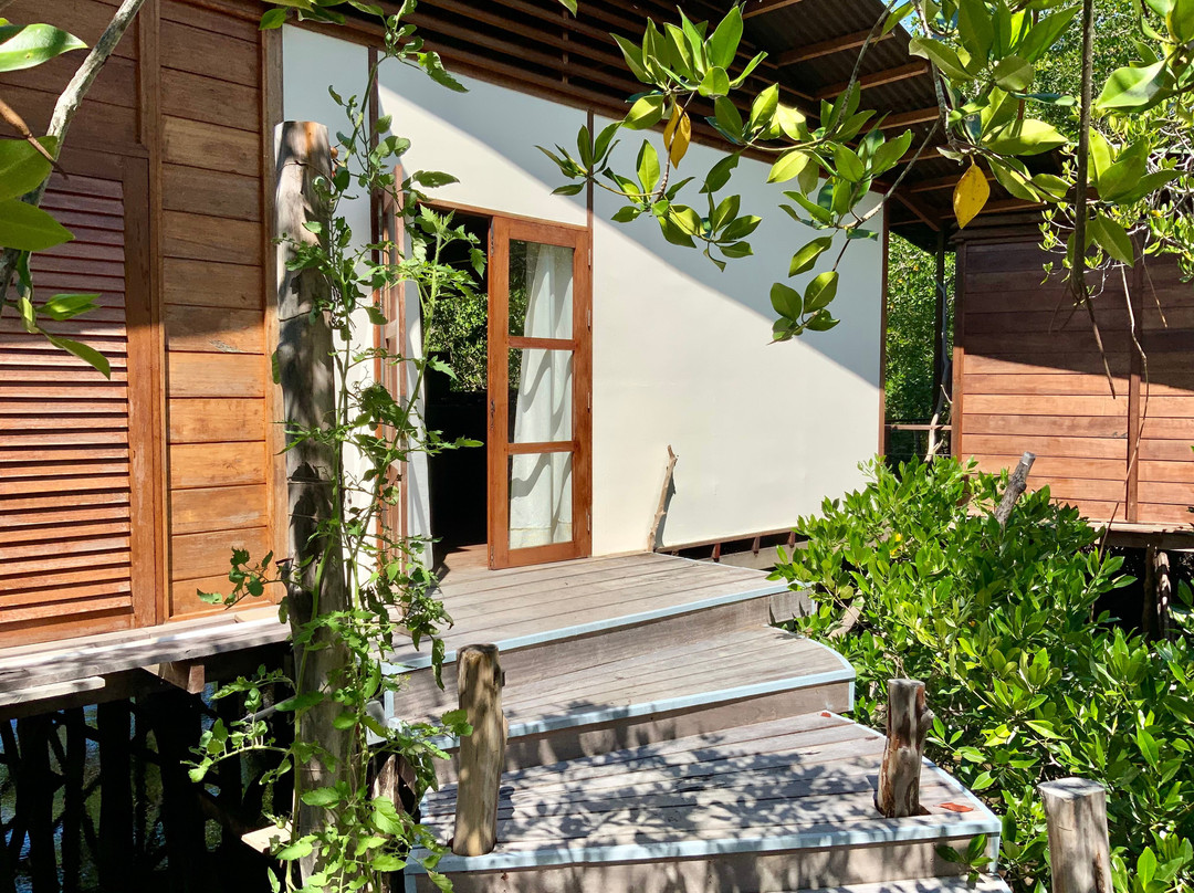 Luzo Villa & Tours Raja Ampat