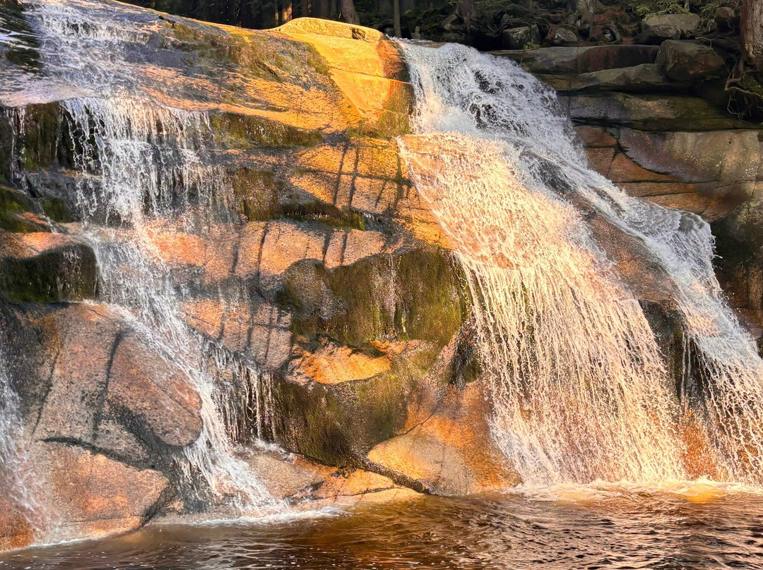 Mumlava Waterfall景点图片