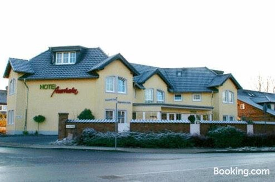 奥尔罕酒店主图