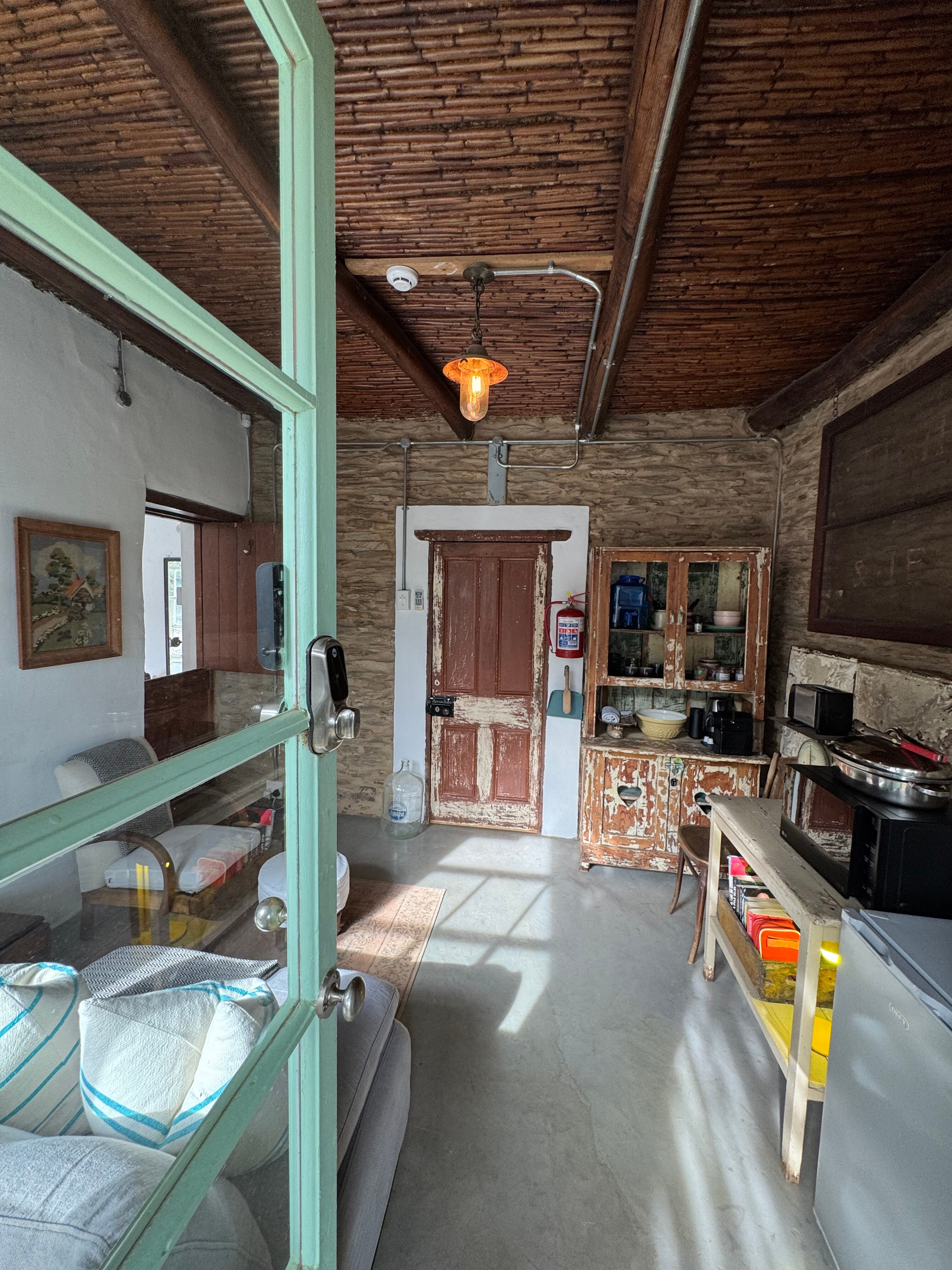 The Karoo Moon Motel-官方