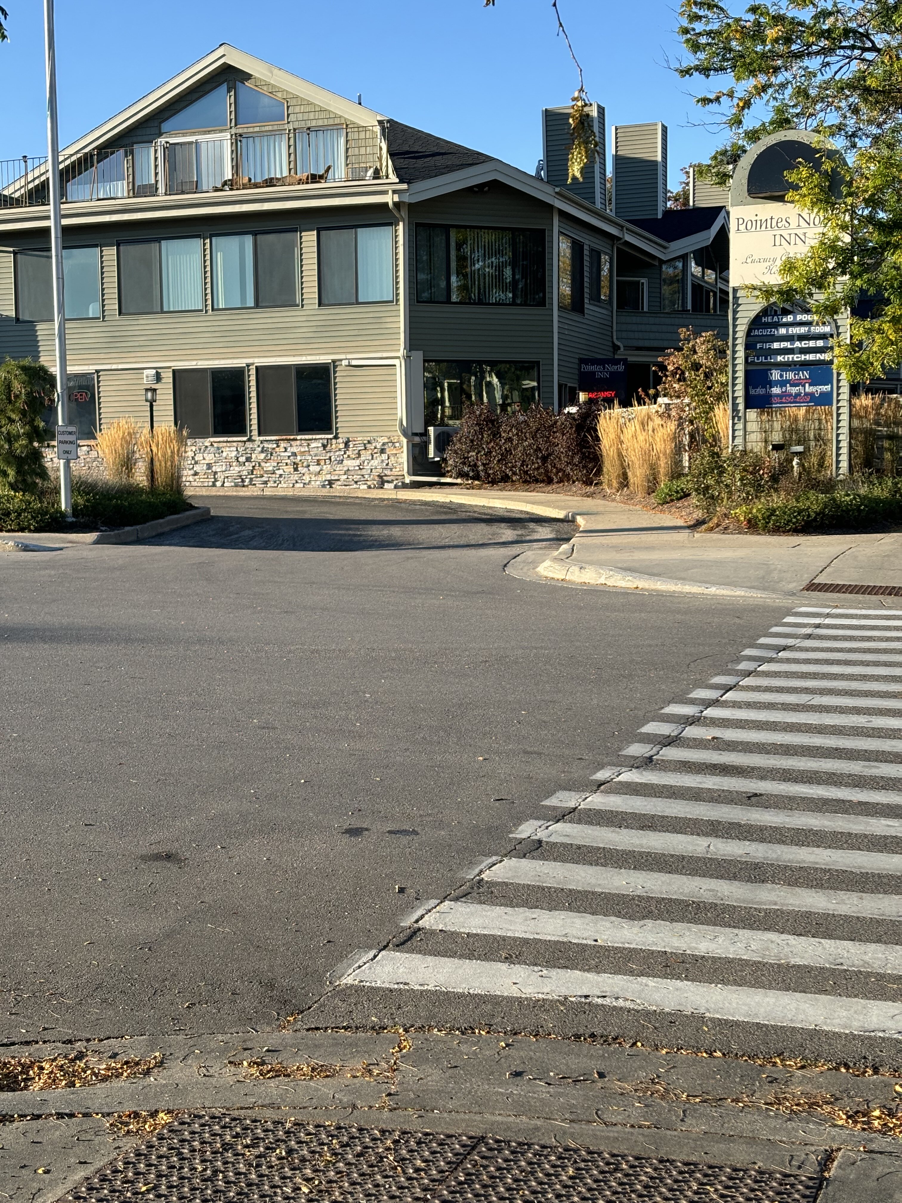Pointes North Inn-官方