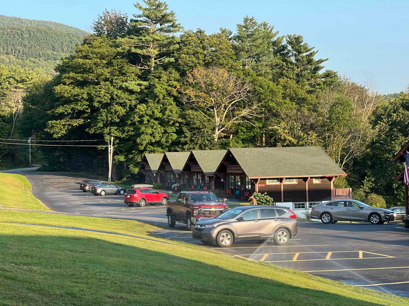 Swiss Chalets Village Inn-官方