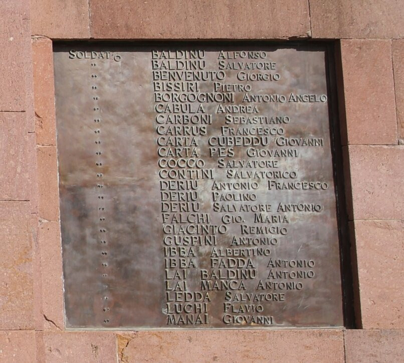 Monumento Ai Caduti Di Bosa-博萨必去景点