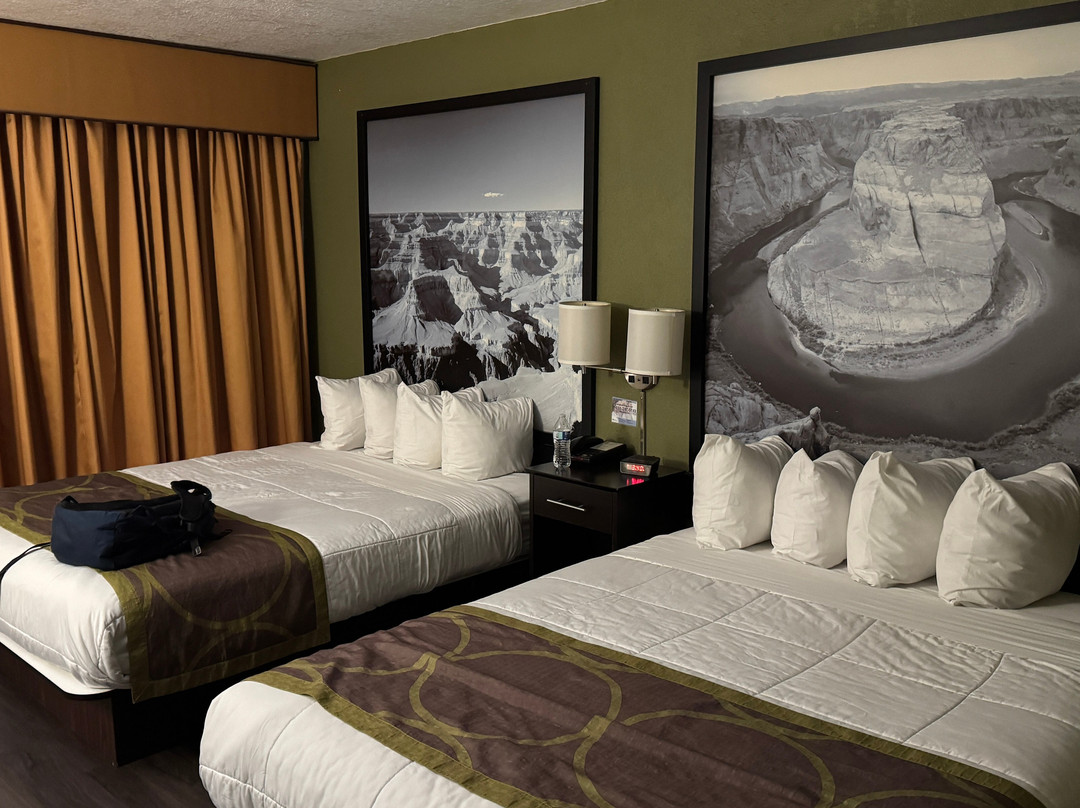 Super 8 by Wyndham Conference Center Nau/Downtown主图