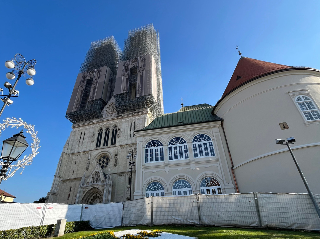 Taxi from Podgorica Airport-波德戈里察必去景点