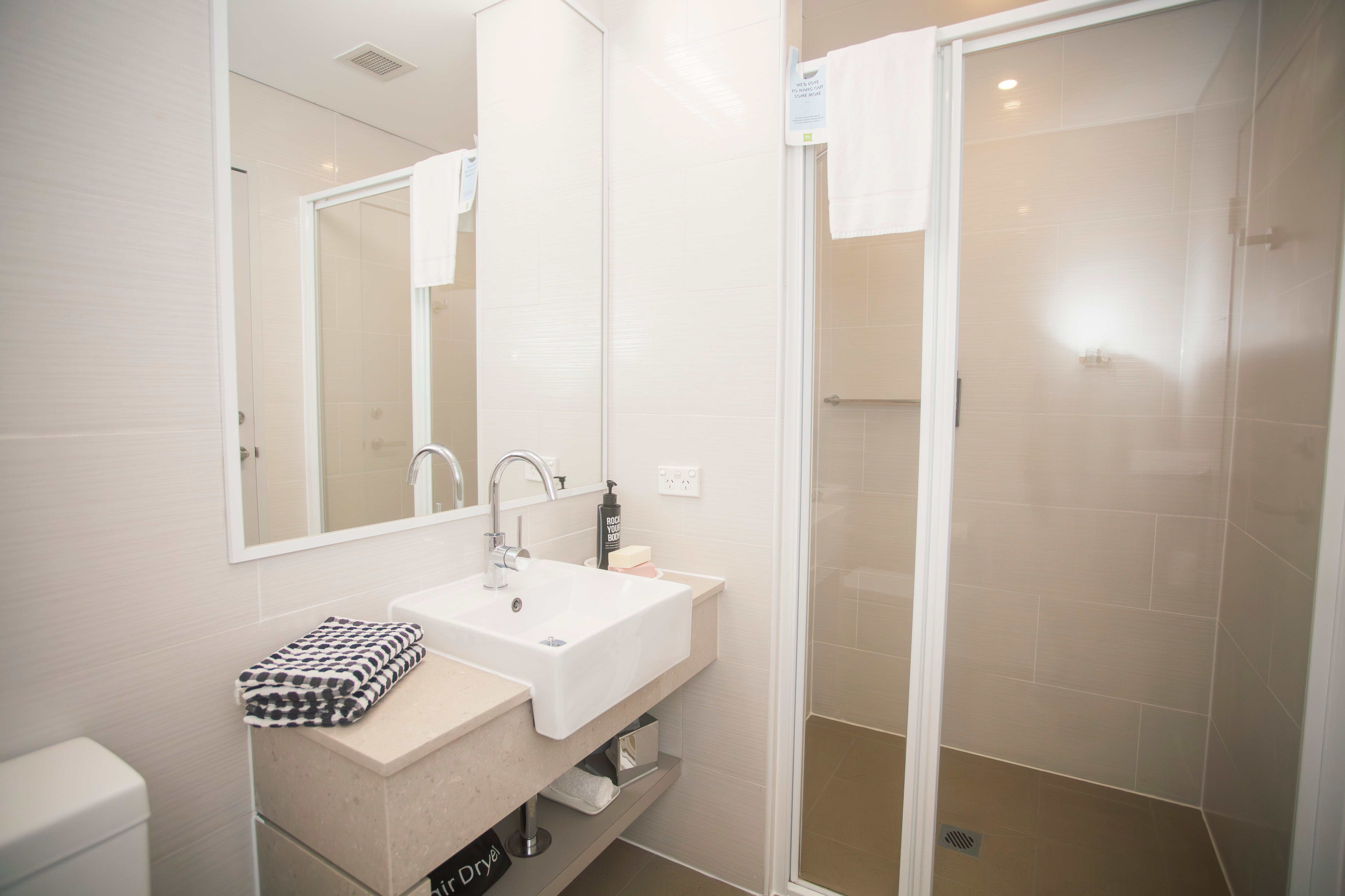 宜必思尚品恩瑞斯酒店-浴室