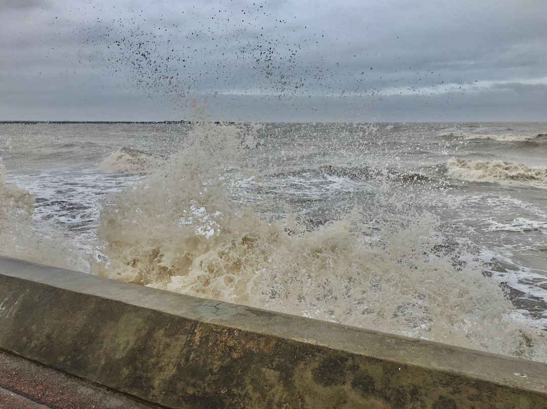 Walton On The Naze beach景点图片