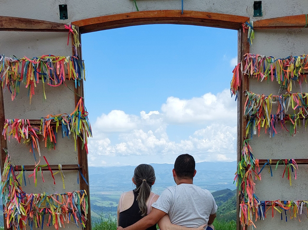 Cachoeira Gomeral-瓜拉廷格塔必去景点