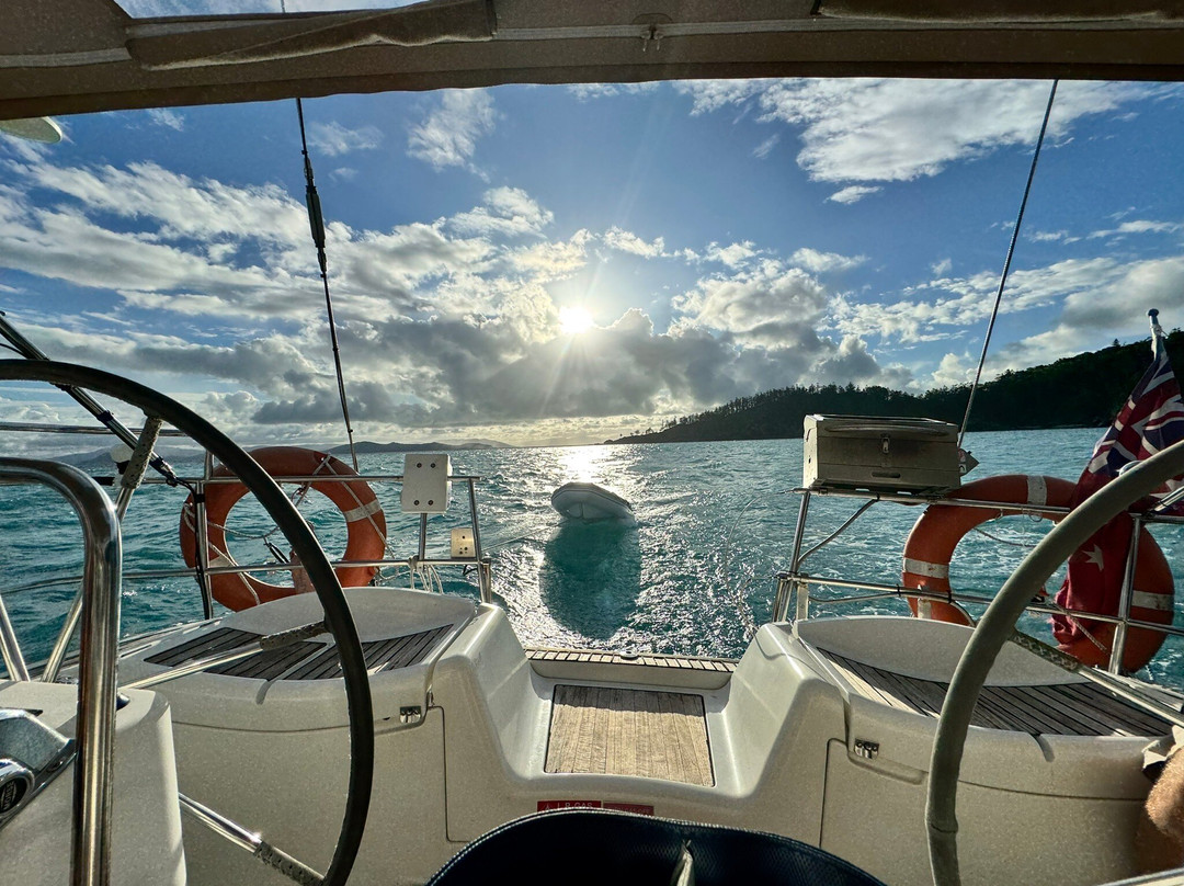 Providence Whitsunday Sailing-艾尔利滩必去景点