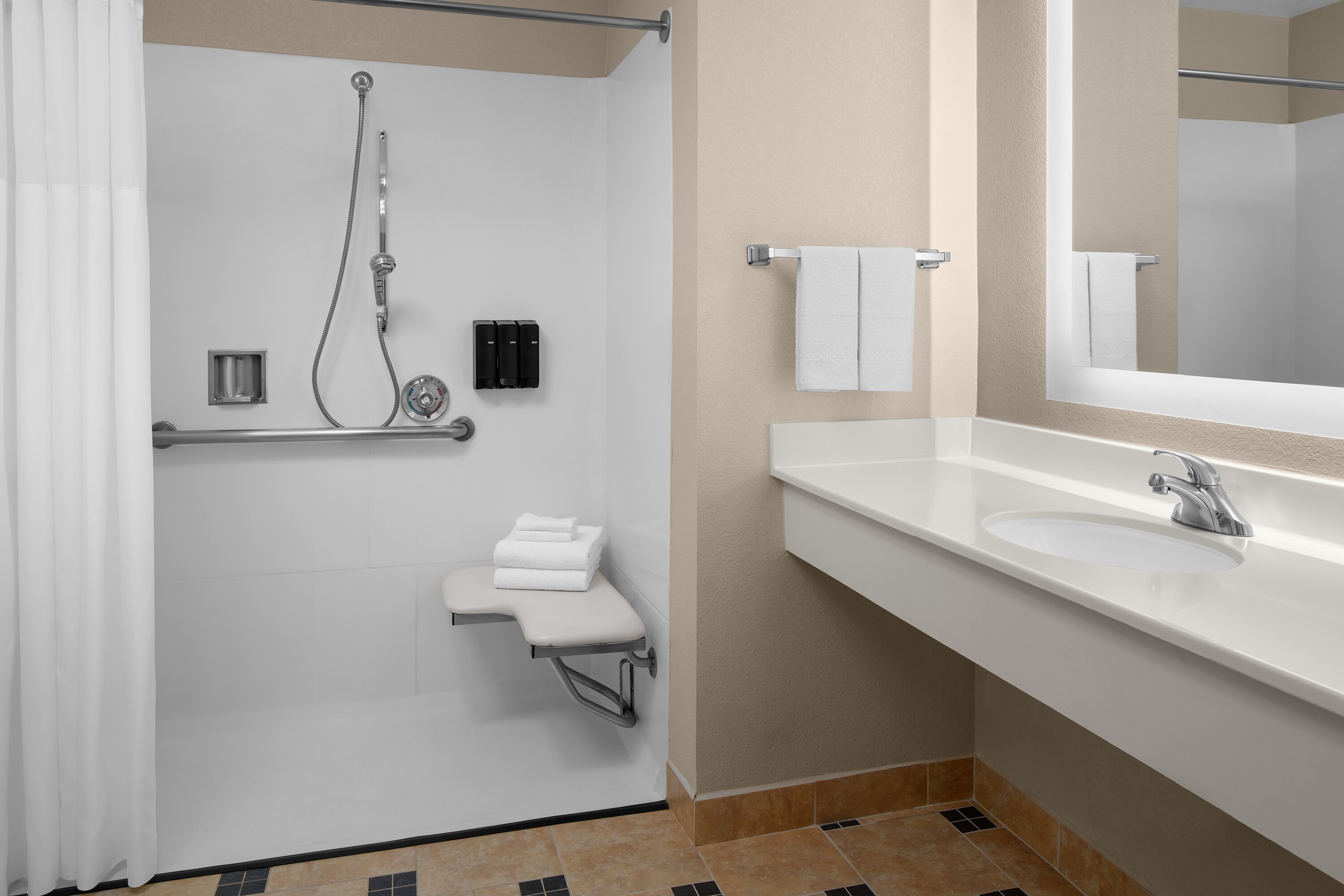 Larkspur Landing Extended Stay Suites Roseville-浴室